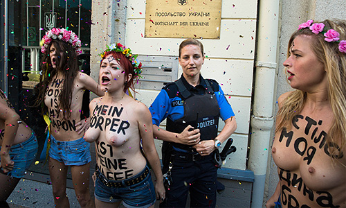   FEMEN     .