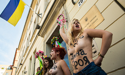   FEMEN     .