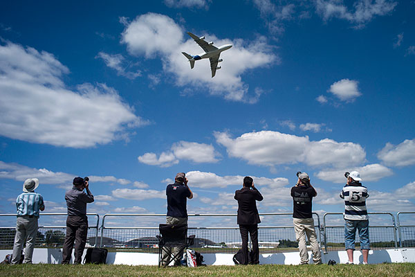 Airbus Industrie A380  .