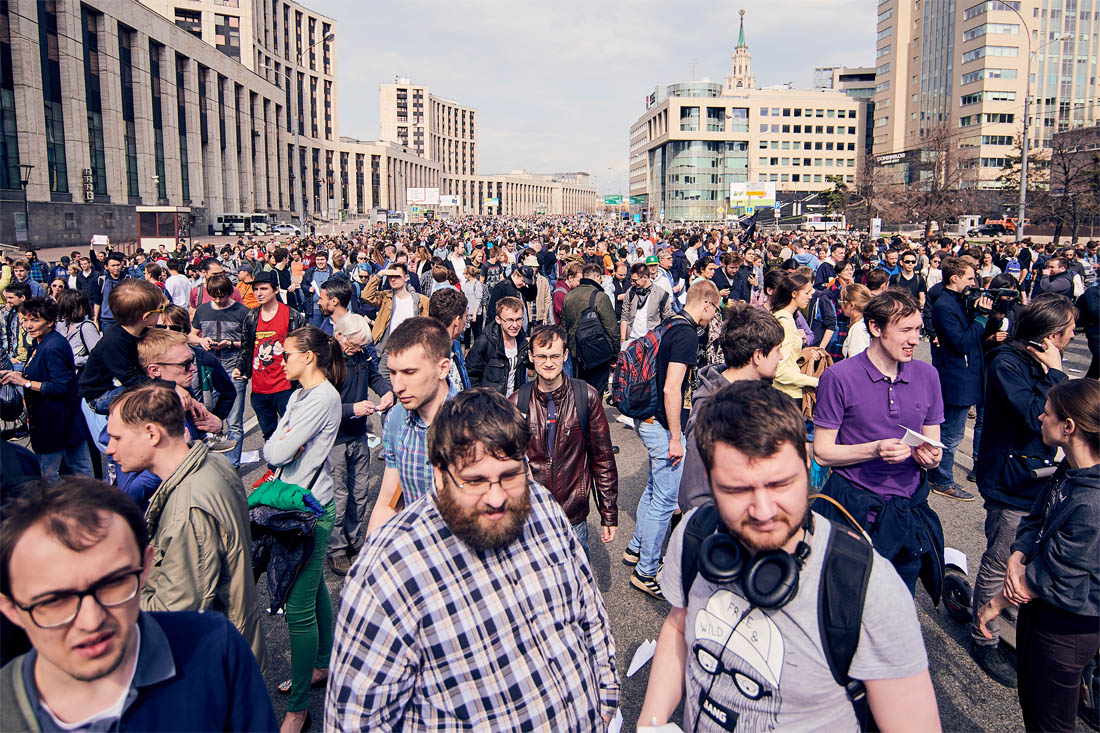 Тысячи москва. 30 Тысяч человек фото. Москва 1000 год. Прогрессивный народ. Фото прогрессивного жителя России.