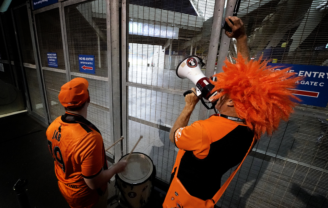    24-    A-League    Brisbane Roar  Newcastle Jets.    " " -       .