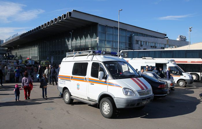 Фото служба москва. Служба Москва. Минирование автомобиля на вокзале. В Курске о минировании ТЦ.