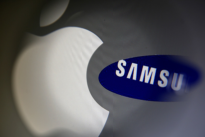 Apple  Samsung     