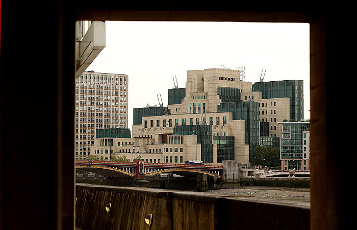  MI6       