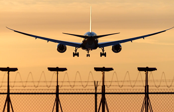 WSJ      Boeing 787 Dreamliner